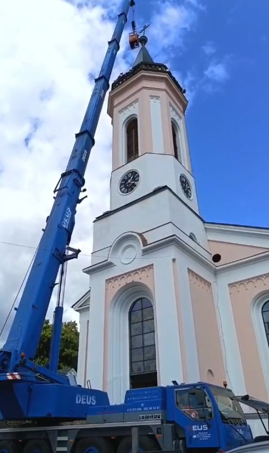 Demontáž uvolněného kříže II